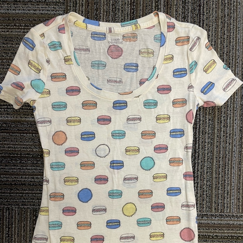 URBAN OUTFITTERS cream colored macaroon Tshirt Woman’s XS